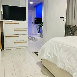 Cozy Corner Apartament Tirana